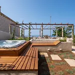 Maxima Comoda Luxury Villa